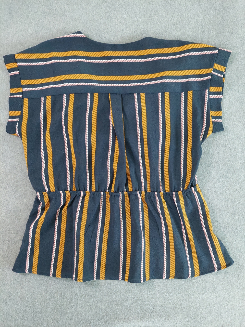 Monteau Los Angeles Striped Peplum Blouse Size L Cap Sleeve V-Neck Navy Yellow - Picture 6 of 6